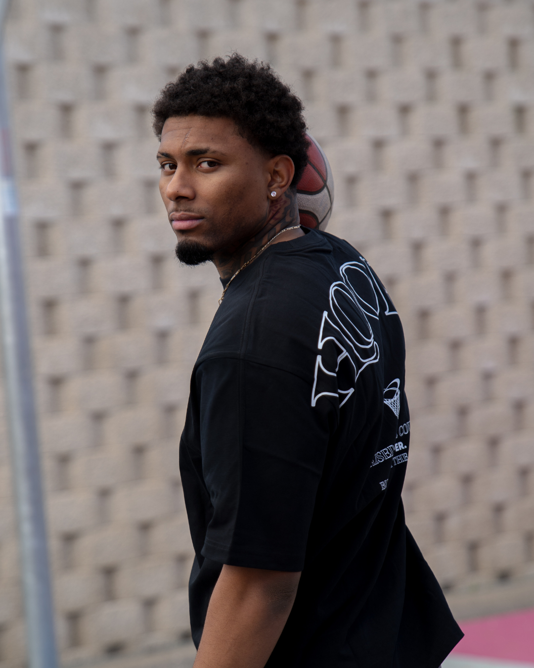 Camiseta Oversized Raised on The Court - Black