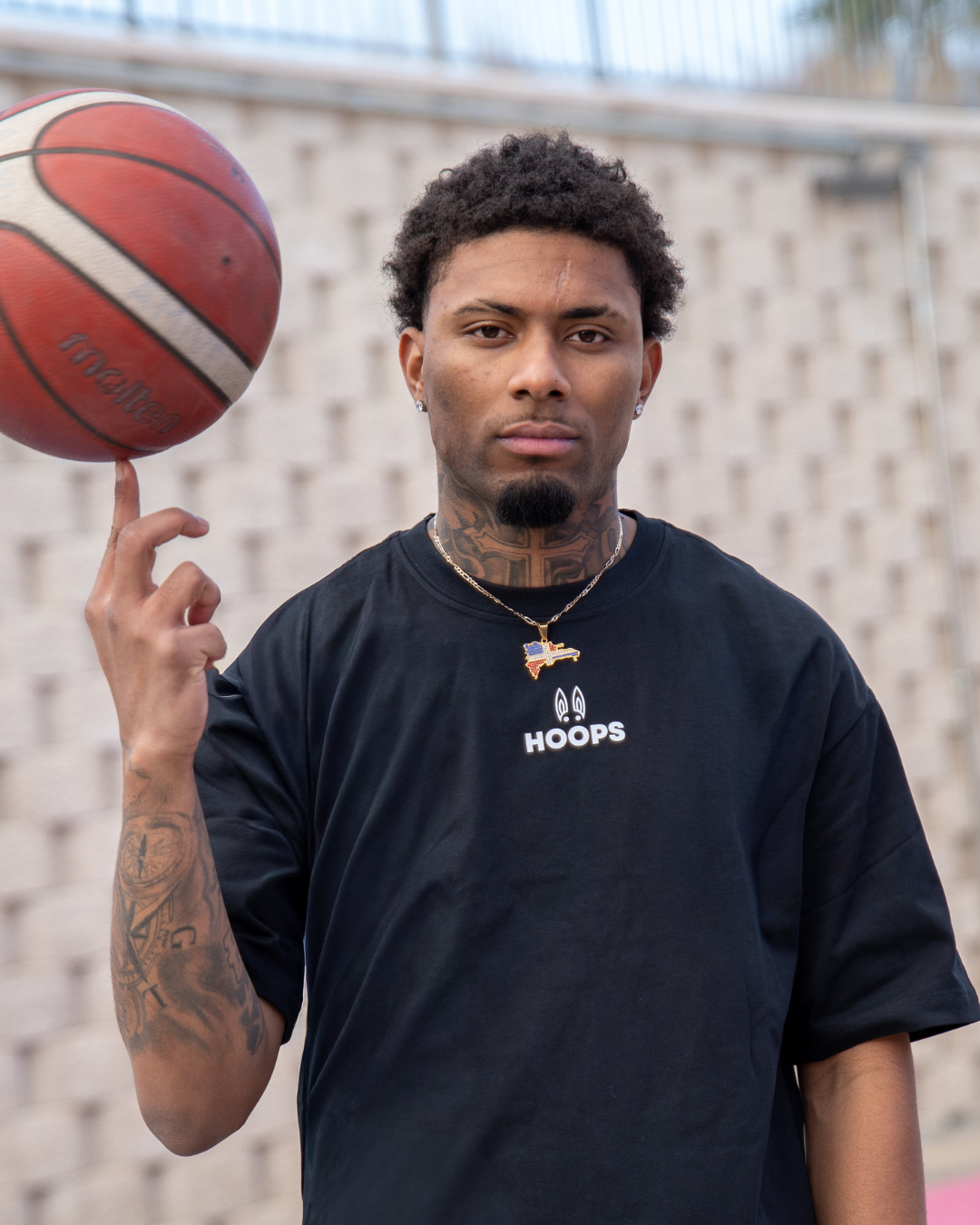 Camiseta Oversized Raised on The Court - Black